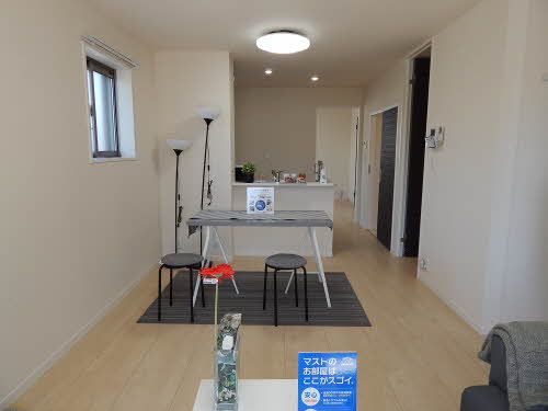 居室・リビング　※家具等は設備ではございません。※同型　現況優先