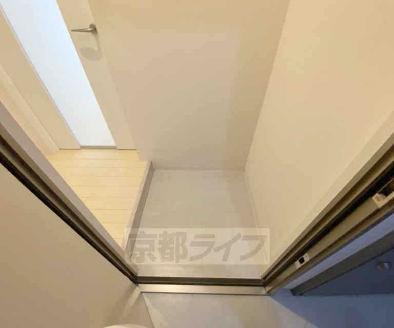 居室・リビング　１３帖の広々とした洋室です。