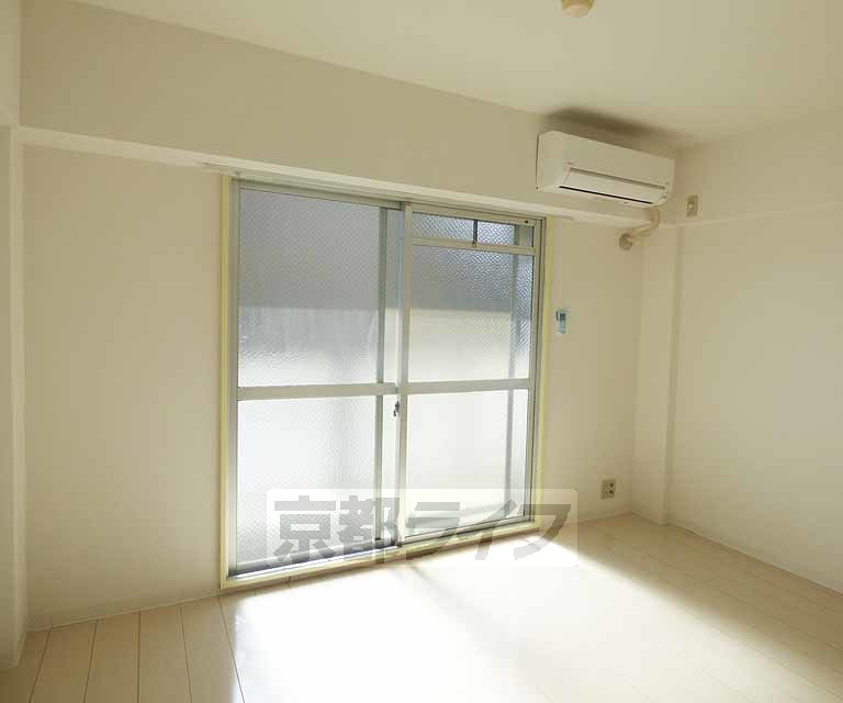 居室・リビング　きれいなお部屋です