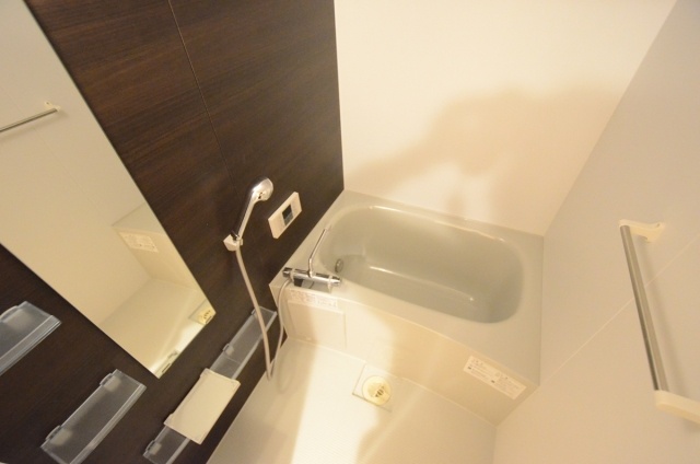 バス・シャワールーム　浴室乾燥機付きのお風呂です☆
