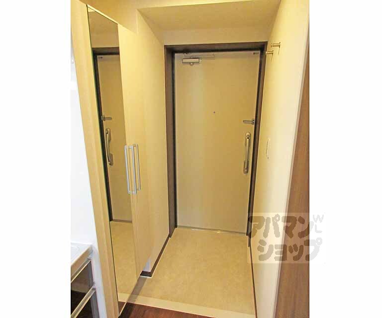 玄関　広く明るい玄関です