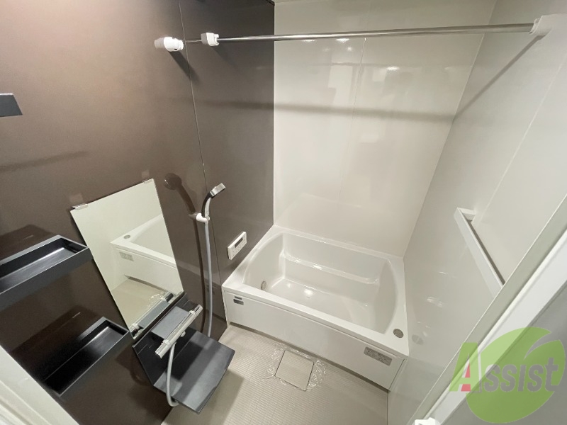 バス・シャワールーム　コチラで日々の疲れを癒し、リラックスしてください