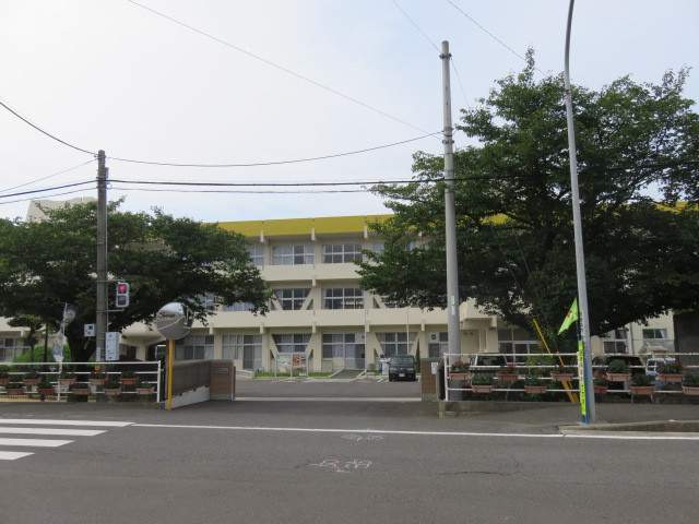 小学校　泉川小学校（小学校）まで309m