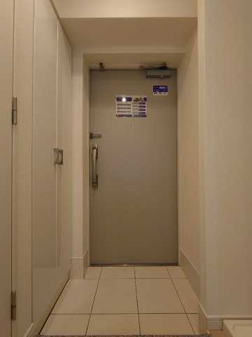 玄関　※参考写真です。同じ間取りの別部屋になります。