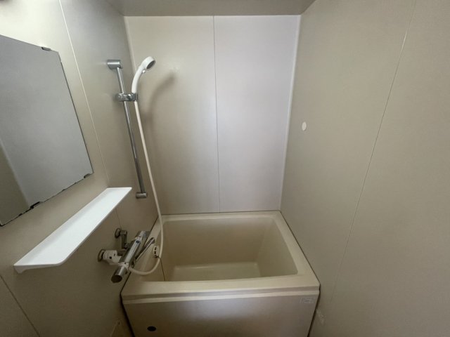 バス・シャワールーム　別の号室の写真です