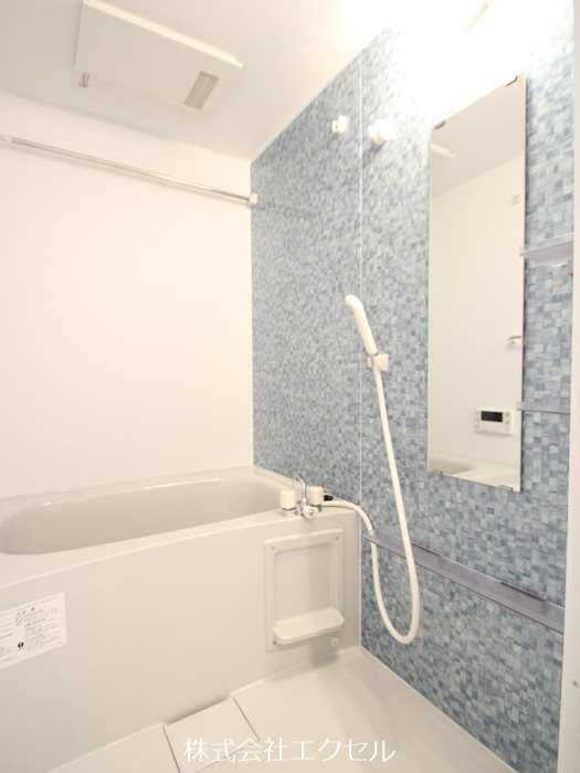 バス・シャワールーム　浴室乾燥機完備のお風呂です。