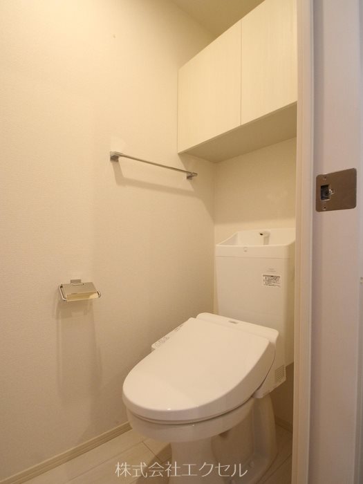 トイレ　温水洗浄便座付きです。