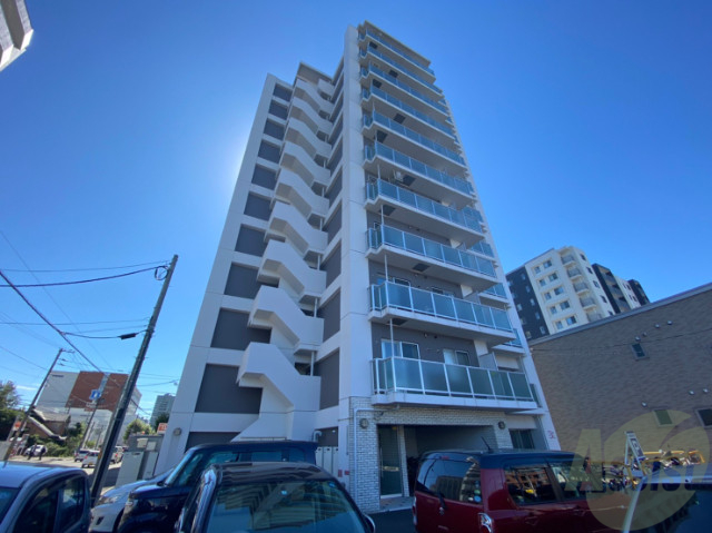 建物外観　札幌市東区北１３条東「ＶＩＬＬＡＧＥ北大通壱番館」