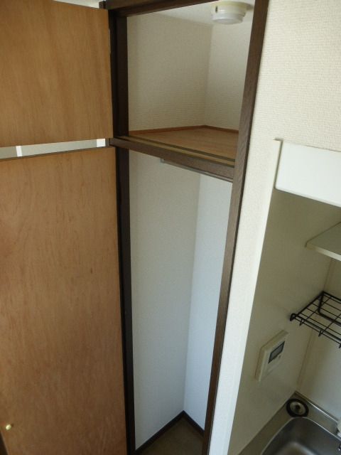 収納　★長いコートも収まります・クローゼットです★