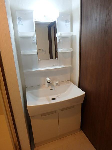 洗面設備　使い勝手の良いシャンプードレッサー☆