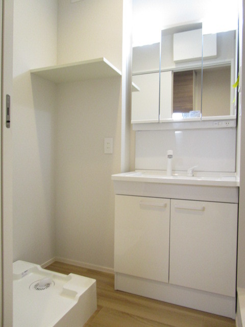 洗面設備　★独立洗面台★室内洗濯物置場★