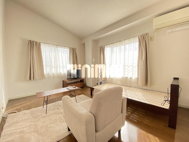 居室・リビング　同物件別室のイメージ写真