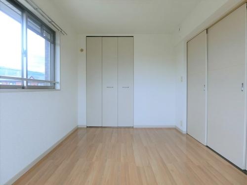 その他部屋・スペース　風通しも良い寝室です☆