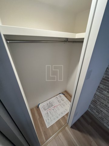 収納　セレニテ難波ミラク壱番館　ウォークインクローゼット