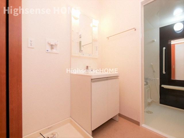 洗面設備　コンパクトで使いやすい洗面所