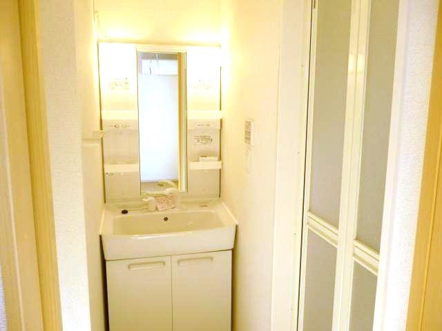 洗面設備　洗面所です