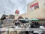 ショッピングセンター　イズミヤ枚方店（ショッピングセンター）まで284m