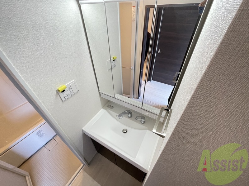 洗面設備　三面鏡付独立洗面台！！