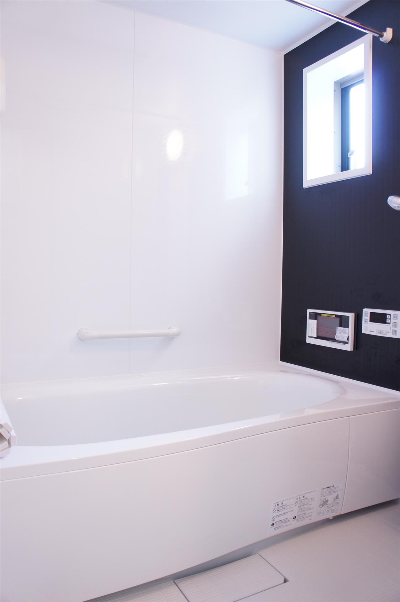 バス・シャワールーム　写真は反転タイプです。