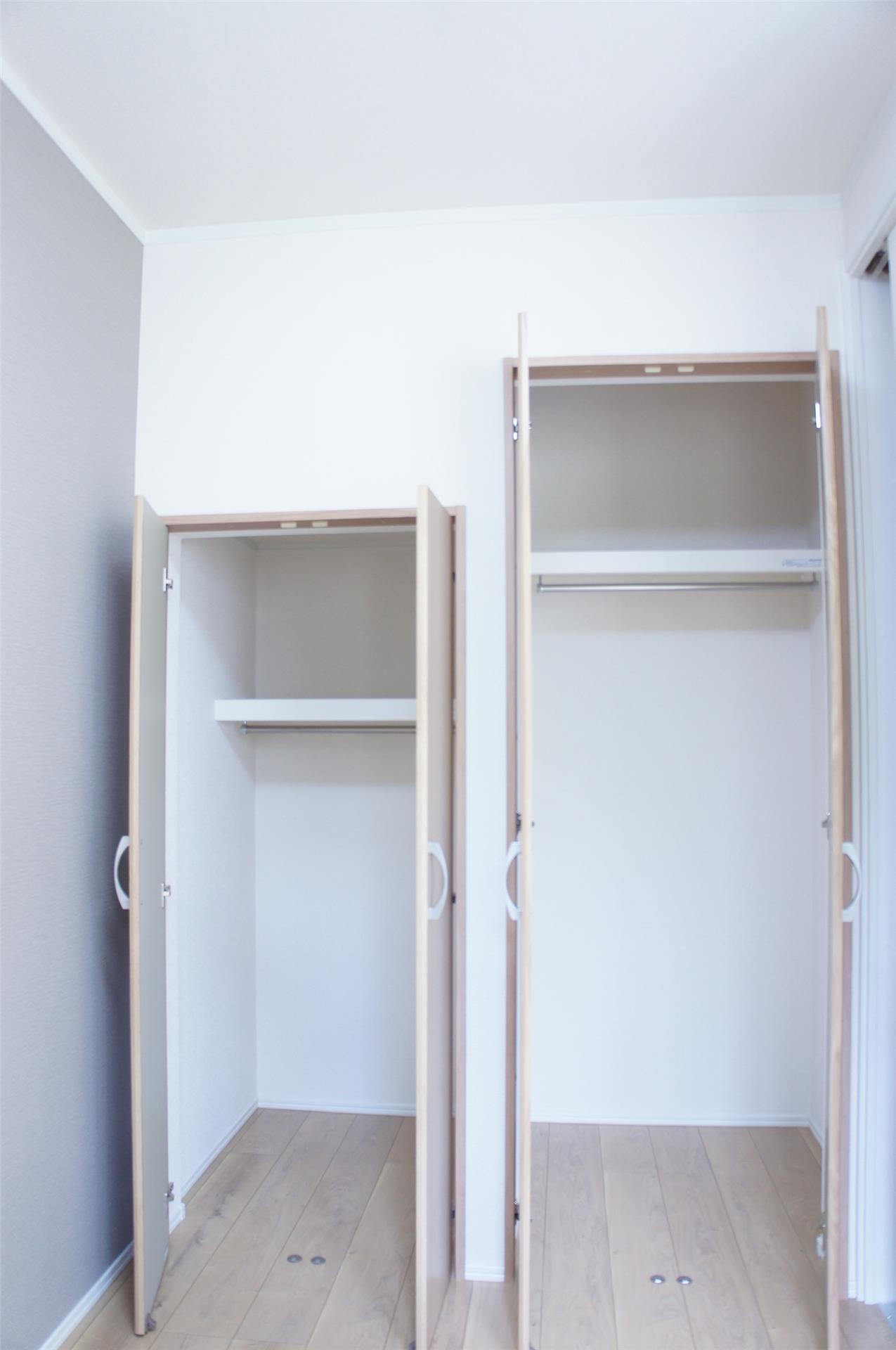 収納　写真は反転タイプです。