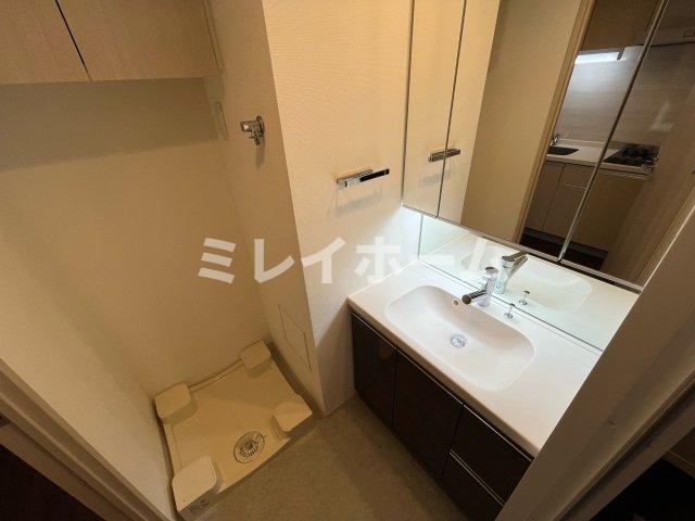 洗面設備　同建物内、別のお部屋の参考写真になります。