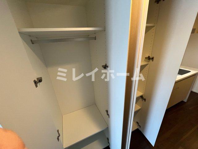 収納　同建物内、別のお部屋の参考写真になります。