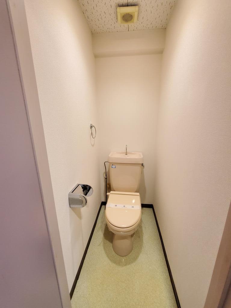 ロイヤルヒルズ栄のトイレ写真