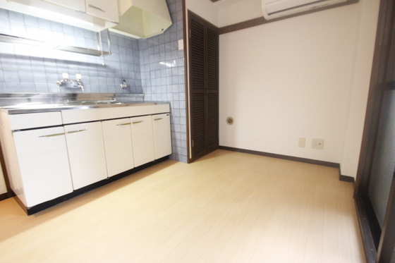 居室・リビング　※別部屋の写真です