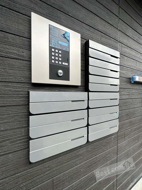 エントランス　オートロック付きで部外者シャットアウト♪