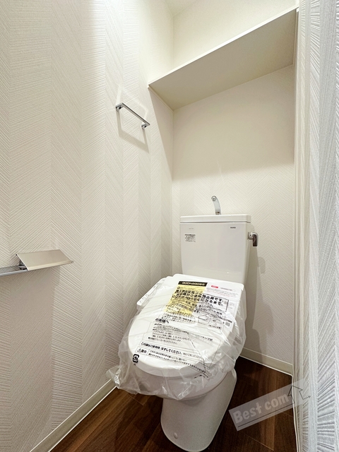 トイレ　温水洗浄便座付き♪