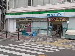 コンビニ　ファミリーマート東淀川駅前店（コンビニ）まで250m