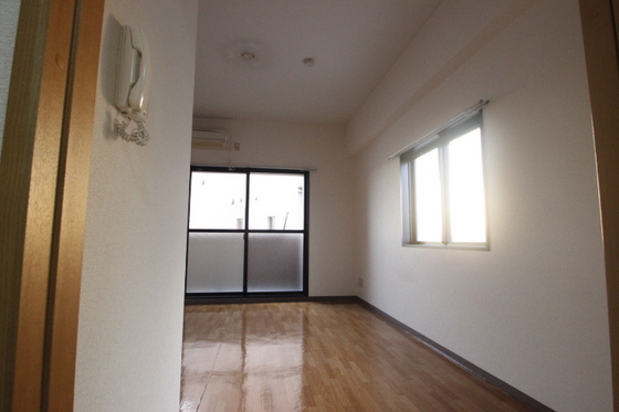 居室・リビング　※別部屋の写真です