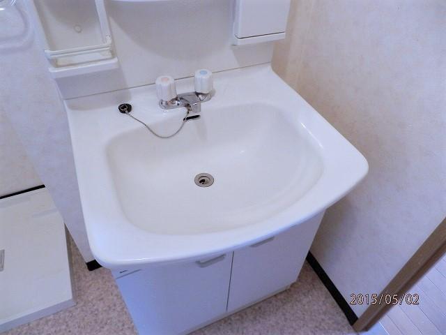 洗面設備　コンパクトで使いやすい洗面所