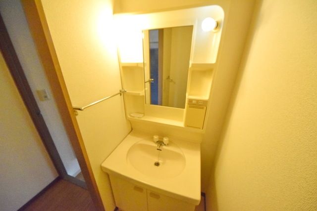 洗面設備　※別部屋参考写真です