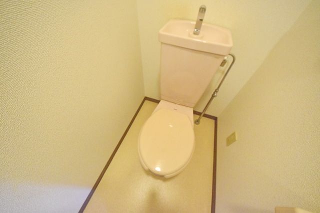 トイレ　※別部屋参考写真です