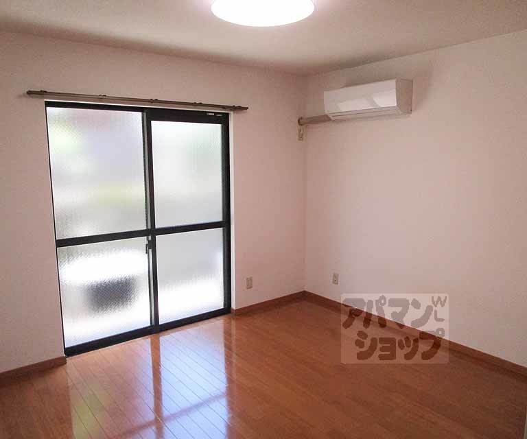 居室・リビング　３号室の写真です。