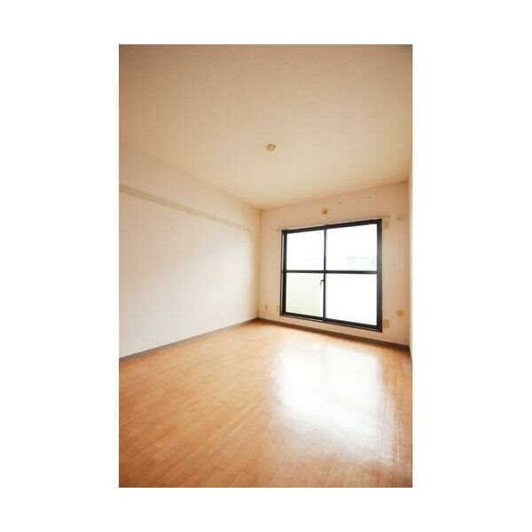 その他部屋・スペース　明るい洋室です。