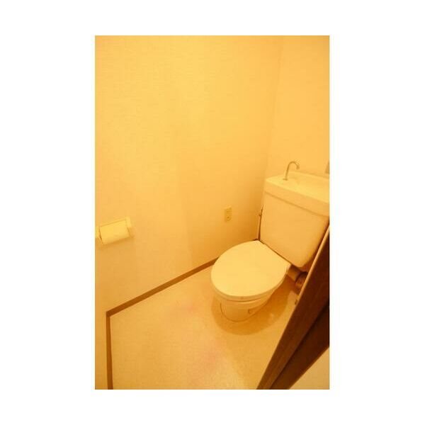 トイレ　清潔感のあるトイレです。