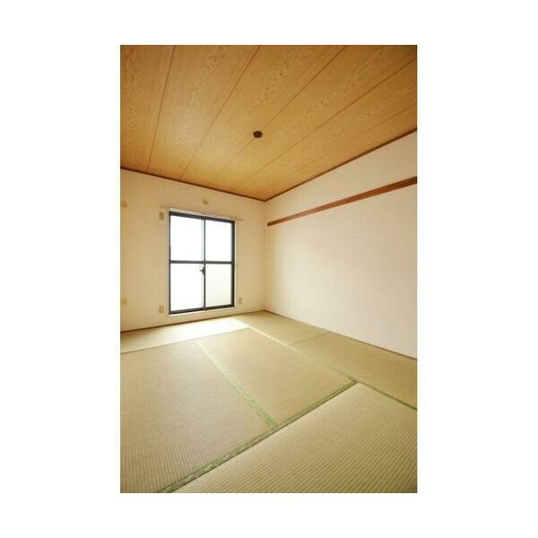 その他部屋・スペース　落ち着ける和室がございます。