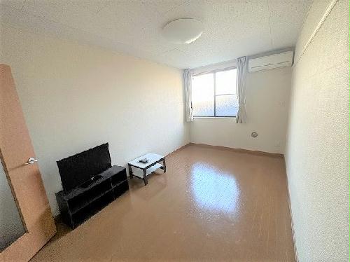 居室・リビング　1階タイプのお部屋です。