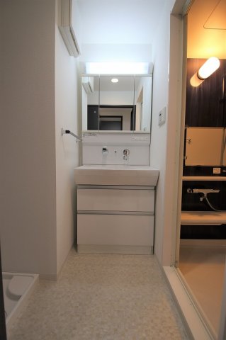 洗面設備　朝の身支度には欠かせない独立洗面化粧台