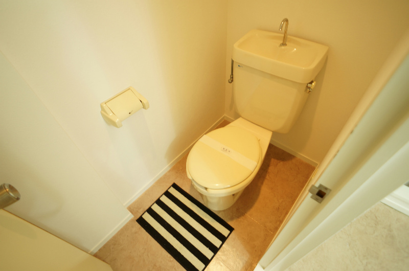 トイレ　※同建物・別号室の参考写真です★（実際のお部屋とは異なります