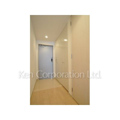 玄関　同タイプ15階のお部屋を撮影。仕様が異なることがあります。