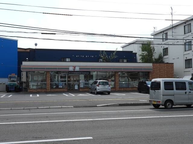 コンビニ　セブンイレブン札幌北39条店（コンビニ）まで290m
