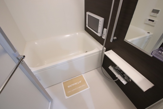 バス・シャワールーム　※同タイプ別室の参考写真です。