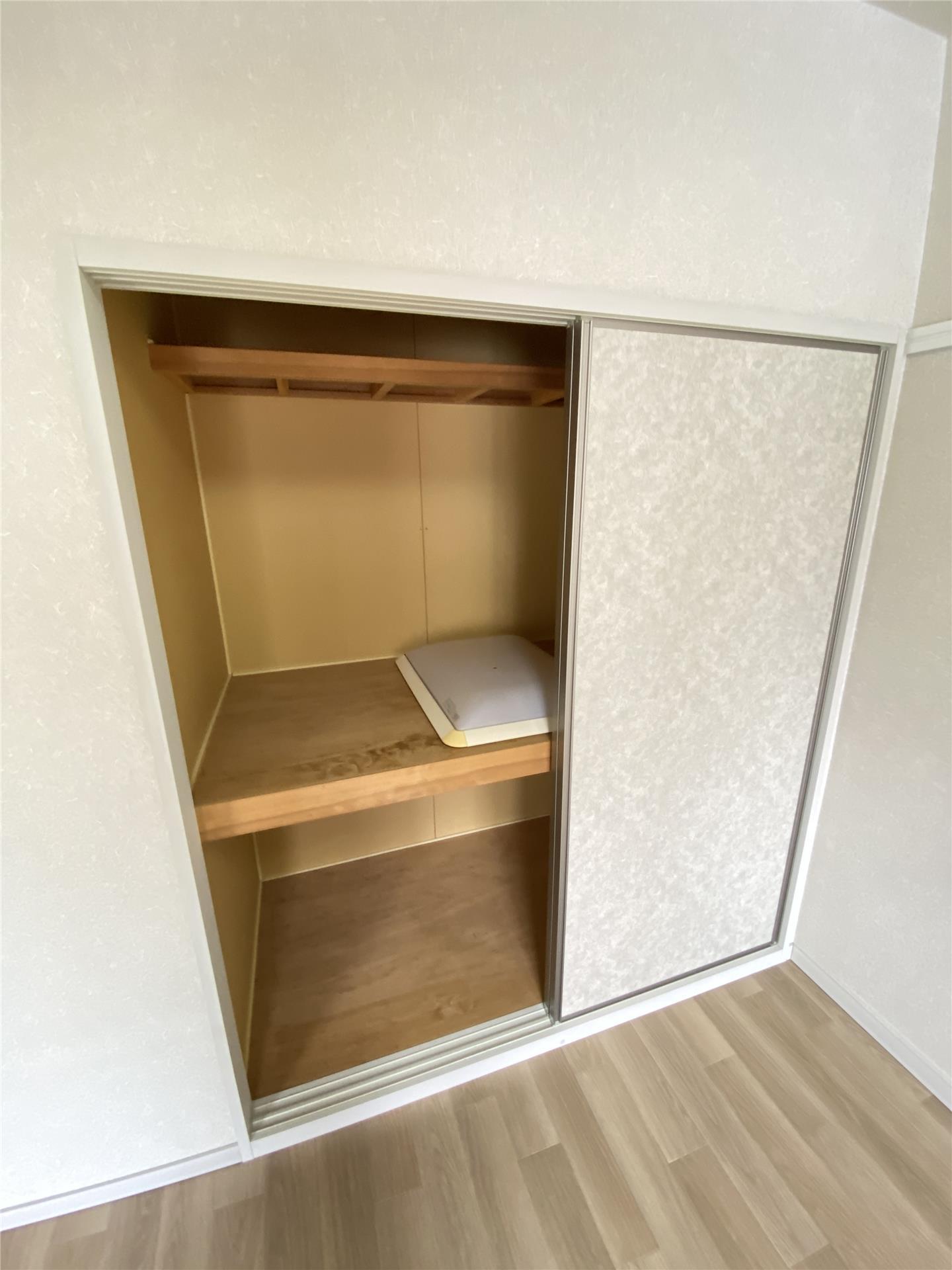 収納　押入