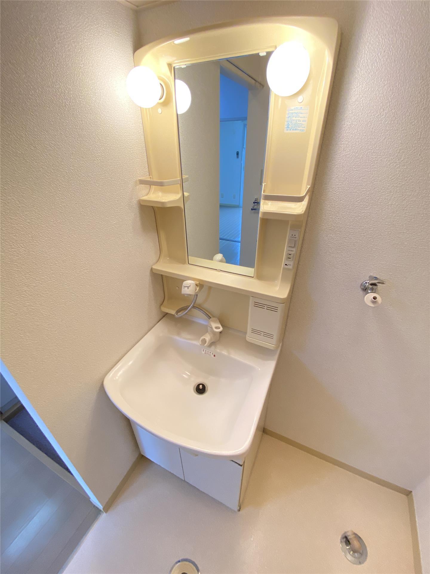 洗面設備　洗髪洗面化粧台