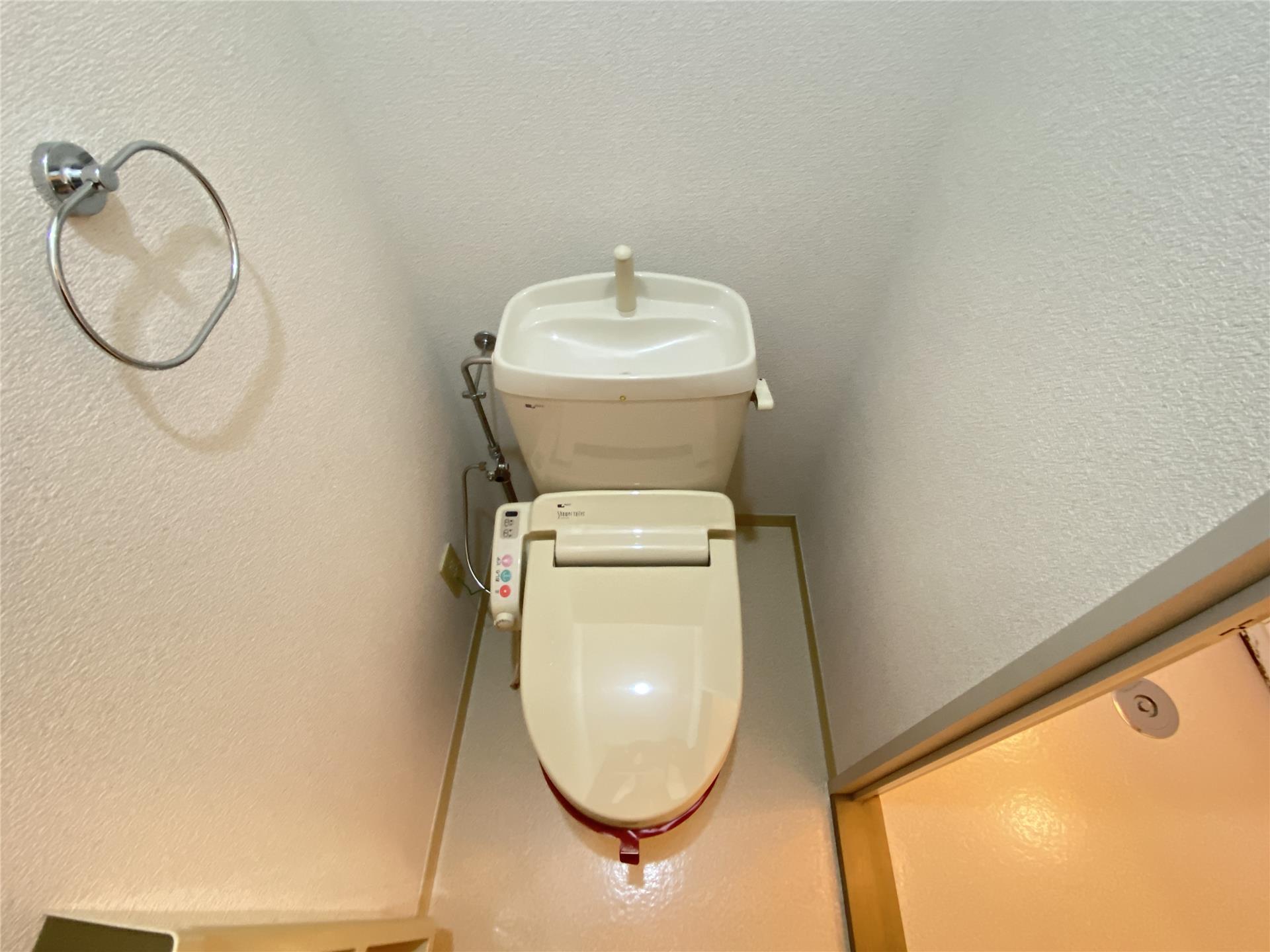 トイレ　温水洗浄暖房便座付トイレ