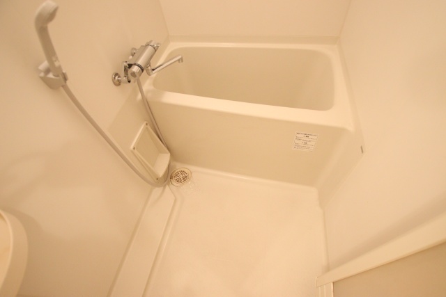 バス・シャワールーム　※別室の参考写真の為、現況優先です。