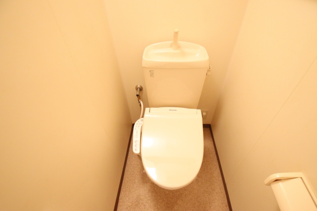 トイレ　※別室の参考写真の為、現況優先です。